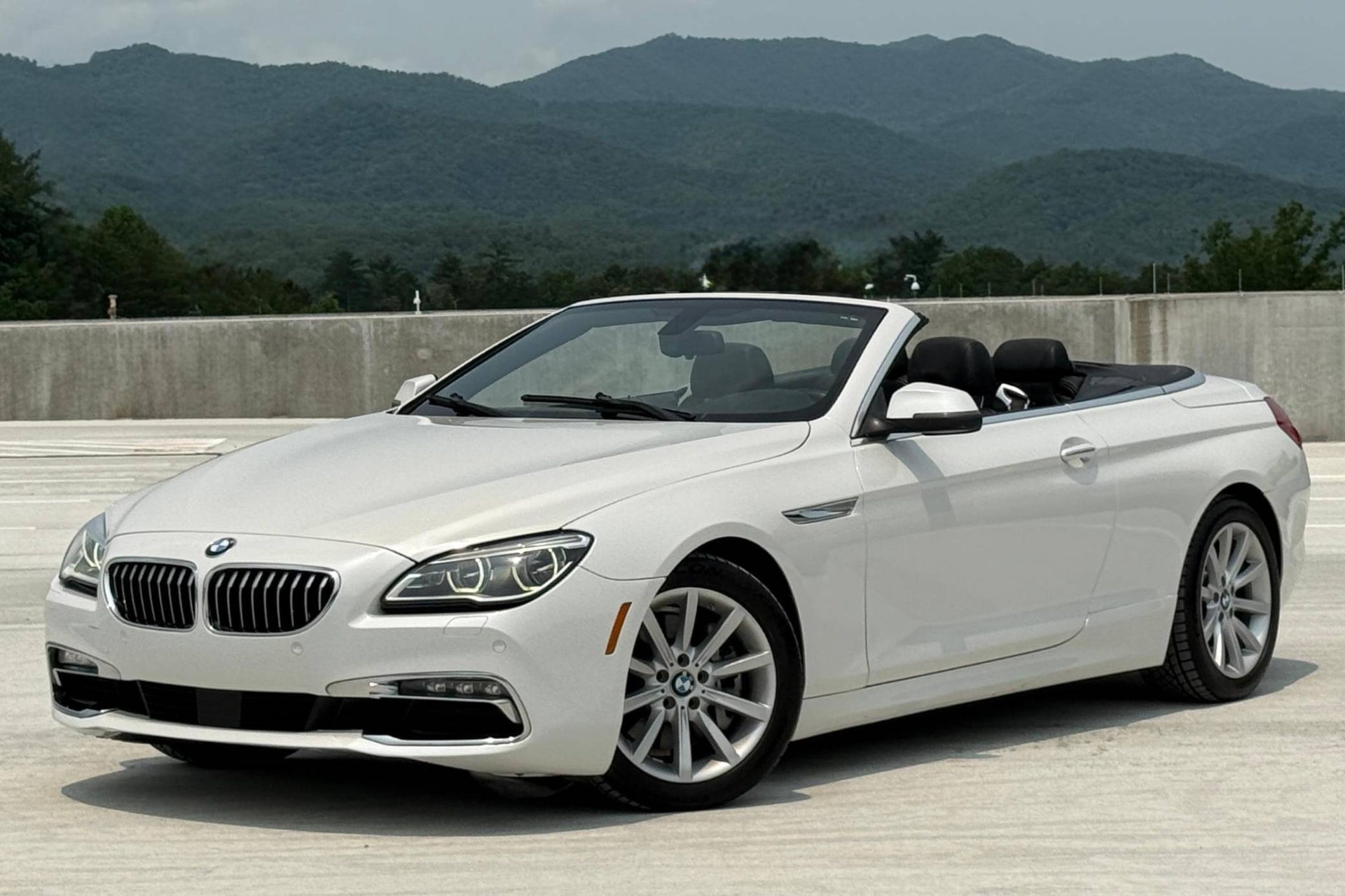 BMW 640i Convertible — 320 hp RWD rental car in Riga